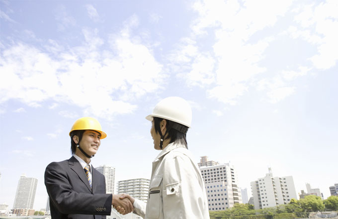 建設現場で働く人